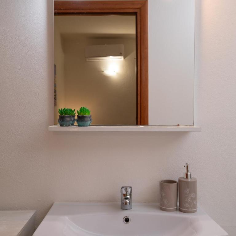 Casa Teresa - Family house, few steps from the sea - Four-Bedroom Apartment - 23