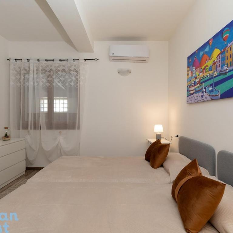 Casa Teresa - Family house, few steps from the sea - Four-Bedroom Apartment - 29