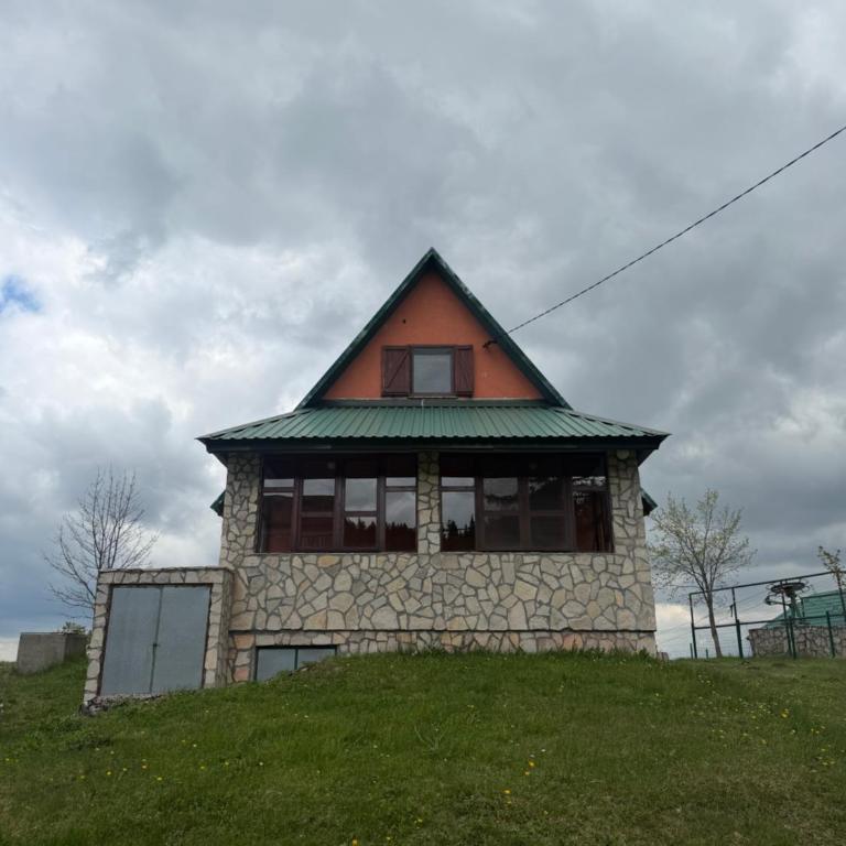 Orange House in nature - One-Bedroom House - 4
