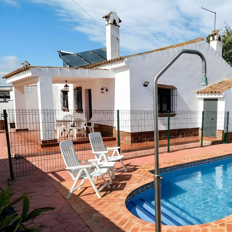 Casa con piscina privada muy cerca del pueblo - Casa - 4