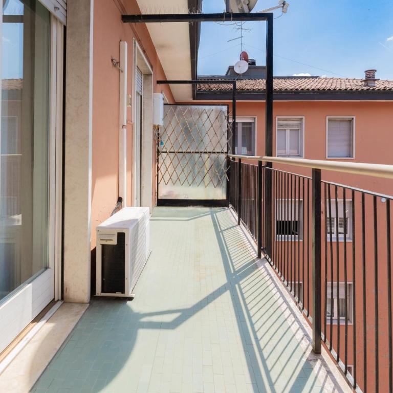 Valverde Home - Two-Bedroom Apartment with Balcony and Terrace - 17