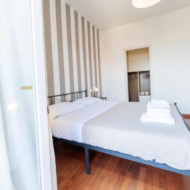 Valverde Home - Two-Bedroom Apartment with Balcony and Terrace - 19