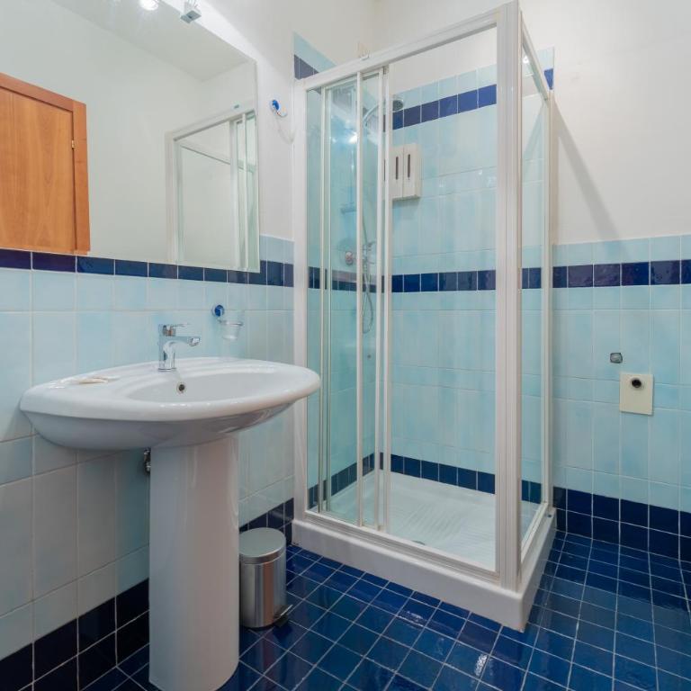 Valverde Home - Two-Bedroom Apartment with Balcony and Terrace - 28