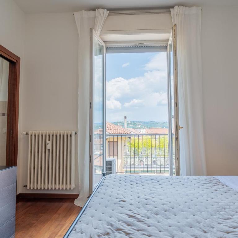 Valverde Home - Two-Bedroom Apartment with Balcony and Terrace - 34