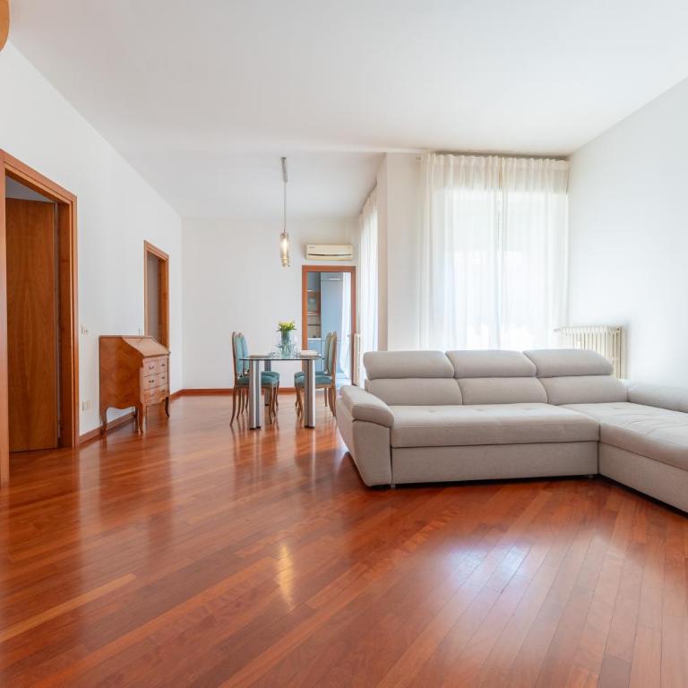 Valverde Home - Two-Bedroom Apartment with Balcony and Terrace - 40