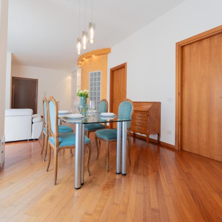 Valverde Home - Two-Bedroom Apartment with Balcony and Terrace - 38