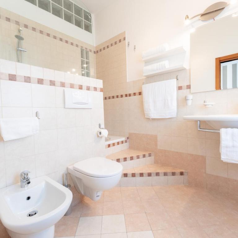 Valverde Home - Two-Bedroom Apartment with Balcony and Terrace - 44