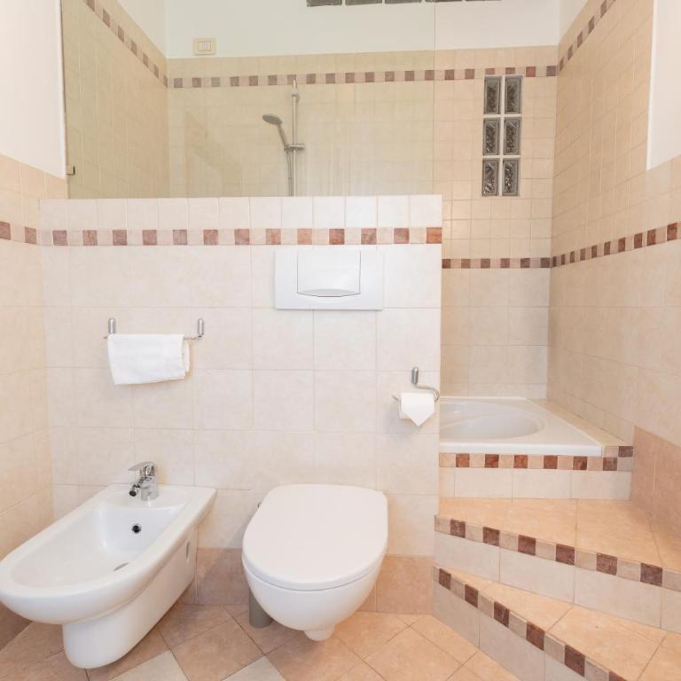 Valverde Home - Two-Bedroom Apartment with Balcony and Terrace - 45