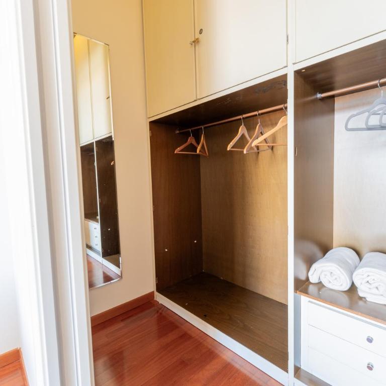 Valverde Home - Two-Bedroom Apartment with Balcony and Terrace - 48