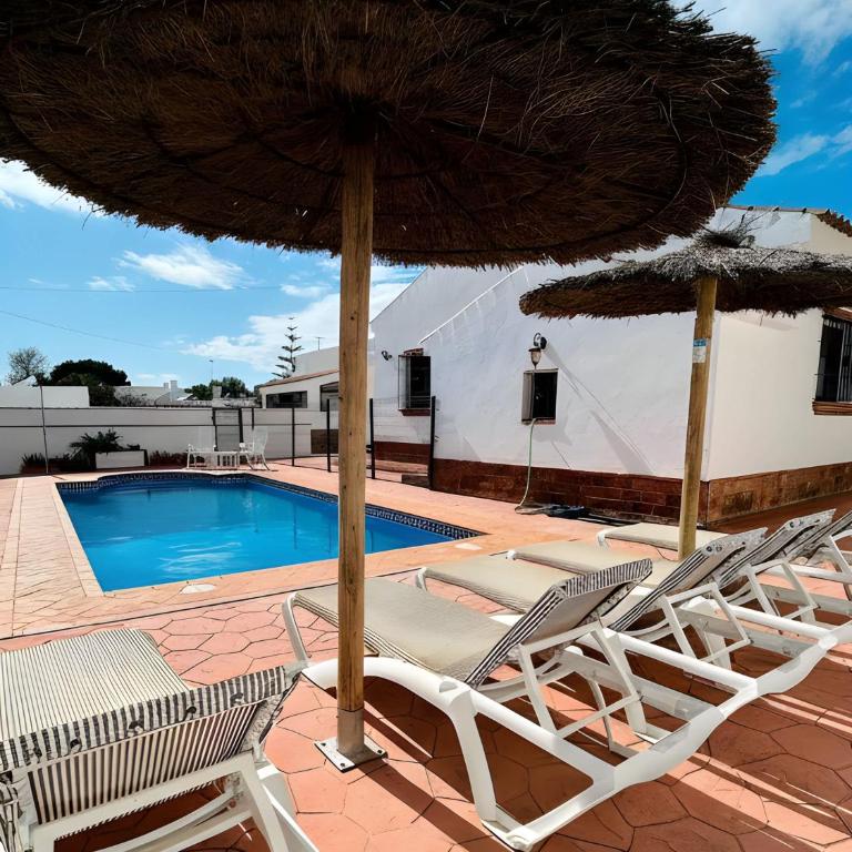 Casa con piscina privada muy cerca del pueblo - Casa - 3