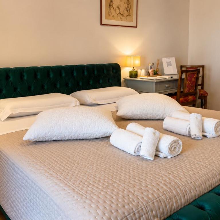 Al Battistero Luxury Suite - Camera Tripla Comfort con Doccia - 5