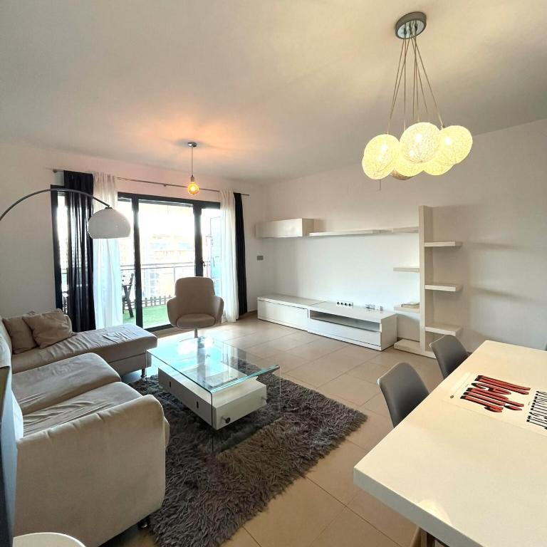 Apartamento PAU 5 Piscina, Gym y Parque - Two-Bedroom Apartment - 4