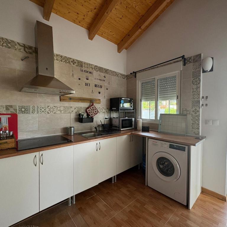 Cozy Chalet with Garden BBQ Near la Playa de La Barrosa By Chiclana Dreams - Chalet de 2 dormitorios - 8