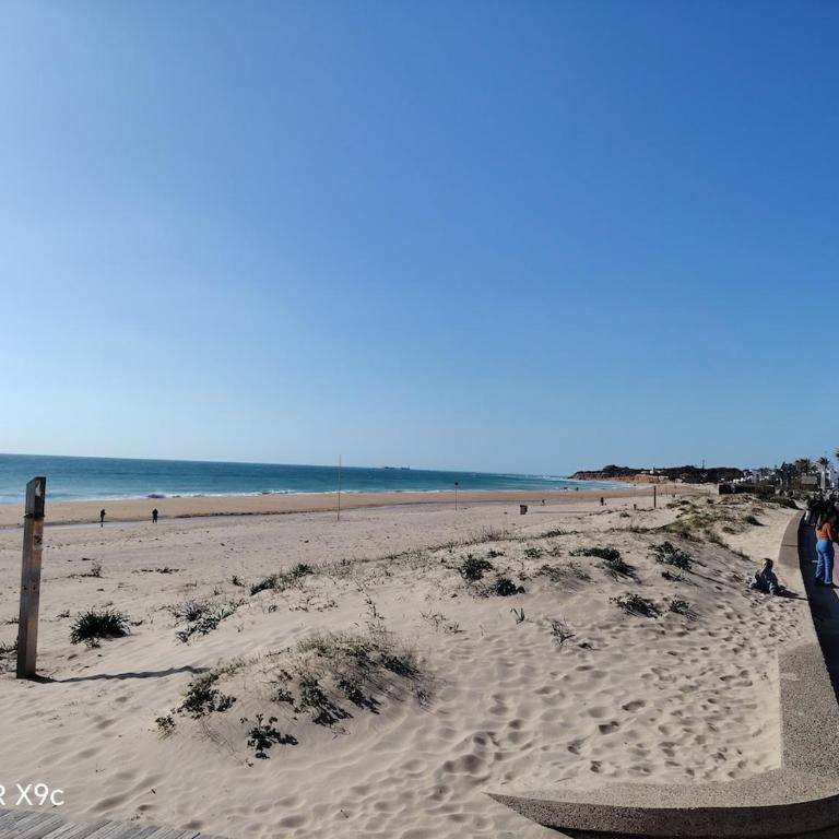 Cozy Chalet with Garden BBQ Near la Playa de La Barrosa By Chiclana Dreams - Chalet de 2 dormitorios - 18