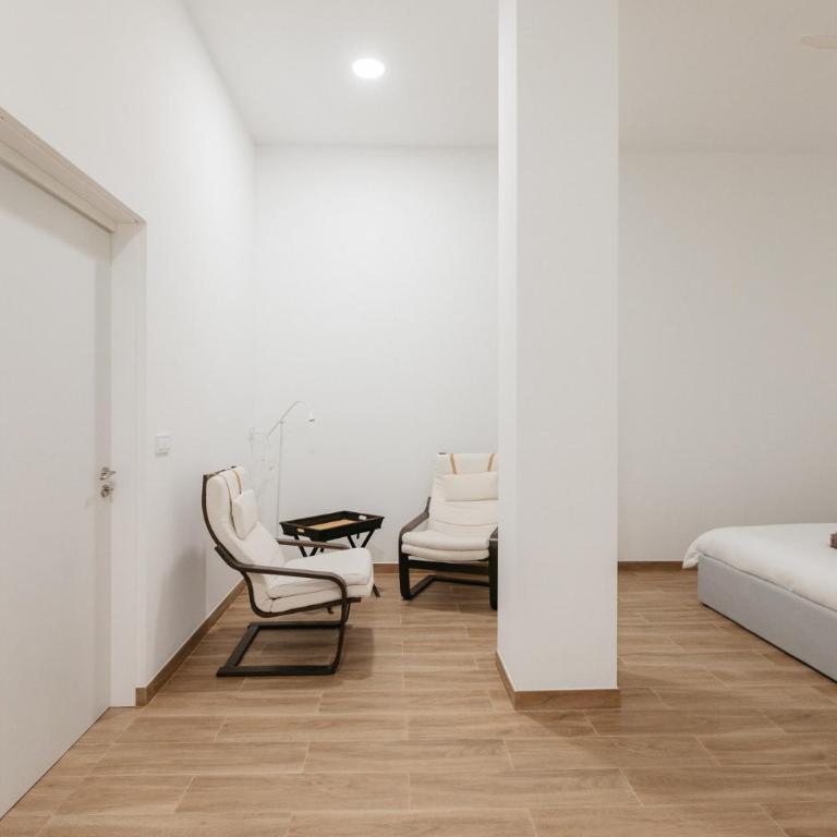 New! Comfort and Style Steps from Everything - Apartamento de 1 dormitorio - 47