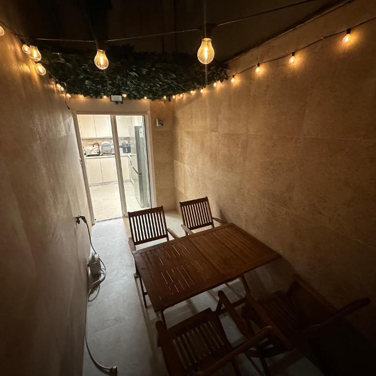 Lucy apartament - Three-Bedroom Apartment with Balcony - 10