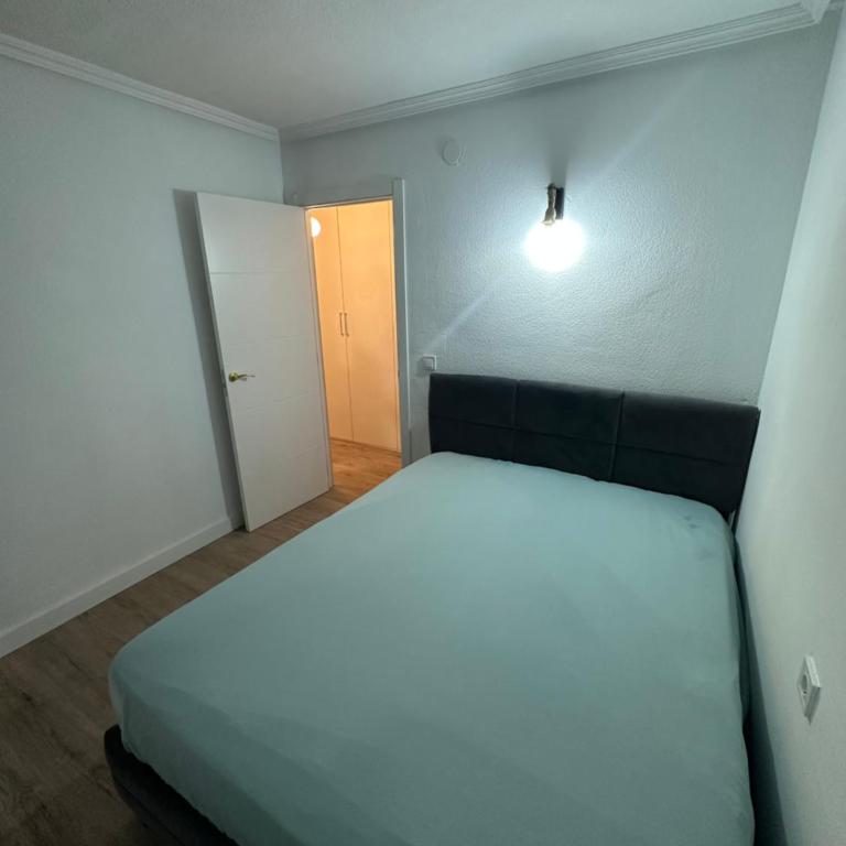 Lucy apartament - Three-Bedroom Apartment with Balcony - 8