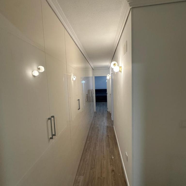 Lucy apartament - Three-Bedroom Apartment with Balcony - 15