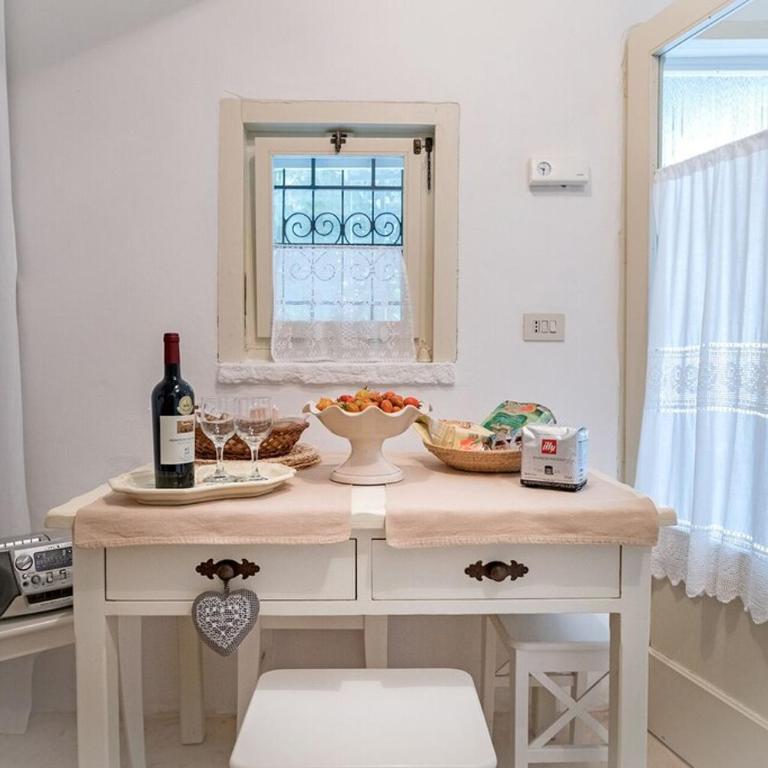Spectacular trullo, walking distance to Alberobello UNESCO - Two-Bedroom Villa - 6