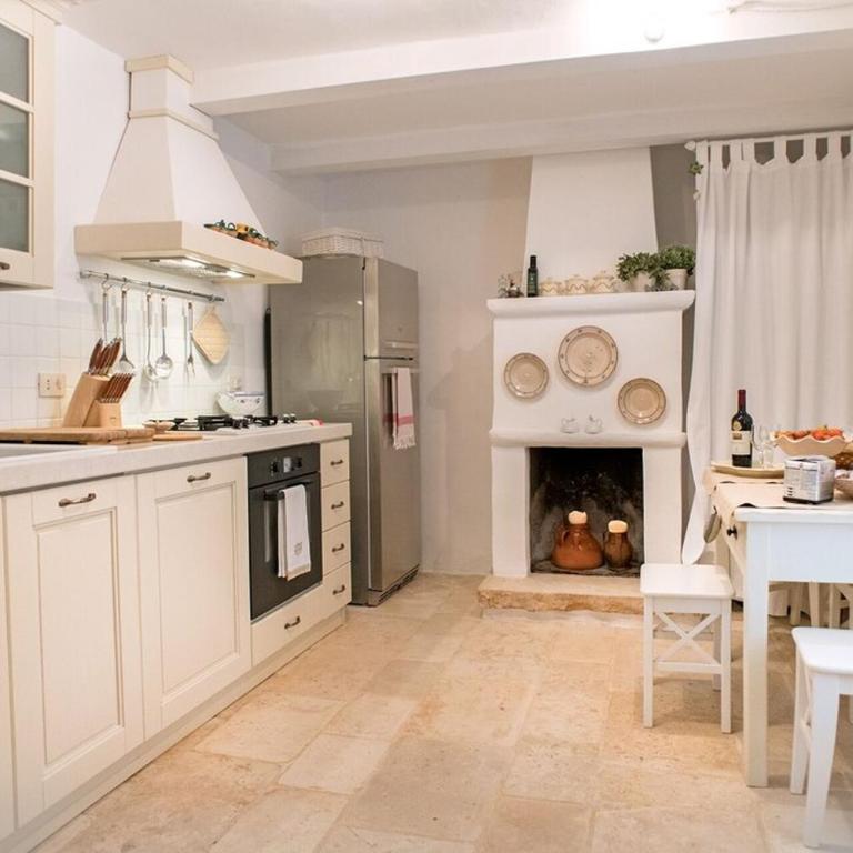 Spectacular trullo, walking distance to Alberobello UNESCO - Two-Bedroom Villa - 15