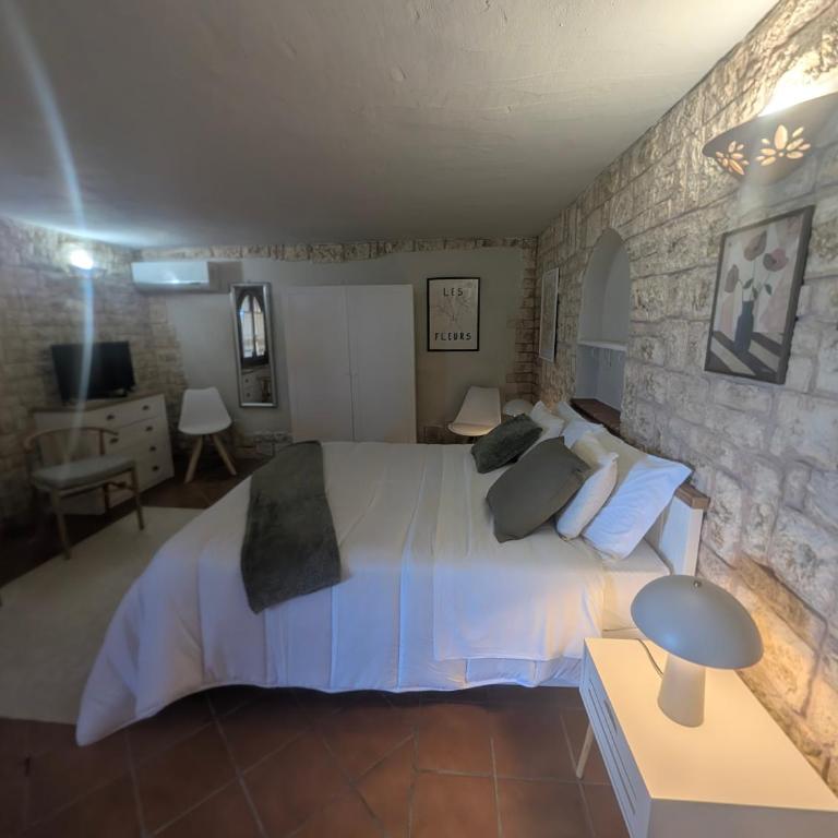 Domus Francy - Studio with Pool View - 2