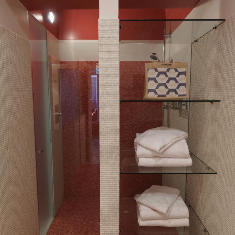 The Seven Mansions - Deluxe One-Bedroom Apartment with Harbour View - 4