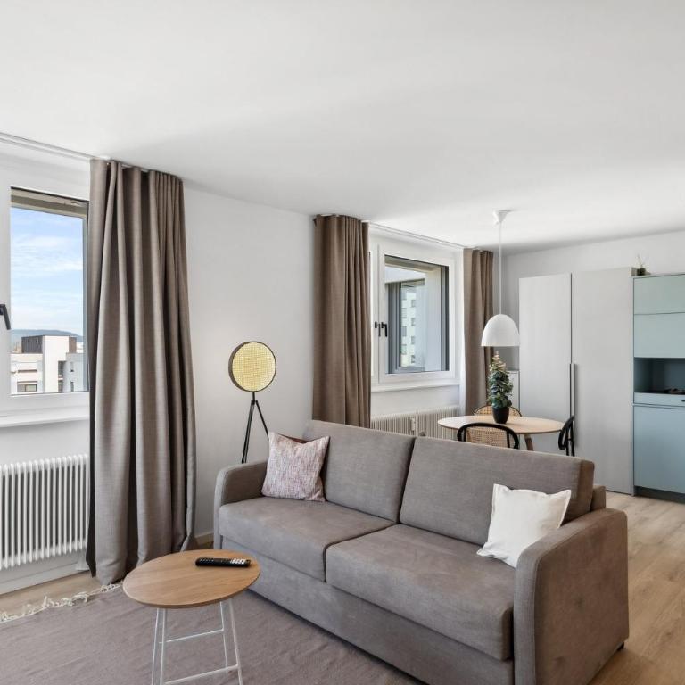 Limehome Salzburg Sterneckstr - Zimmer mit Queensize-Bett und Schlafsofa - 18