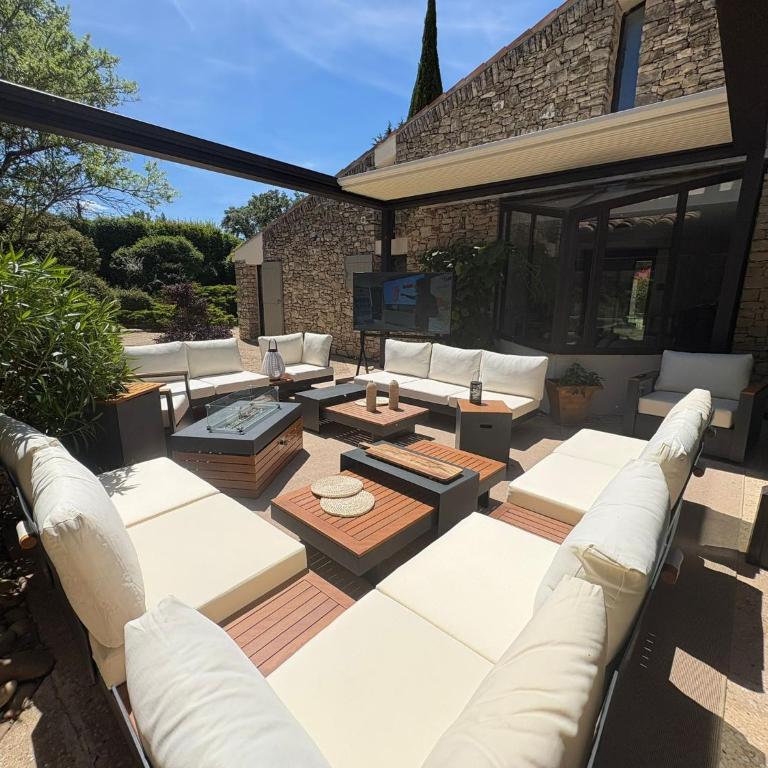 Magnifique villa au coeur de la campagne de Gordes - Villa - 44