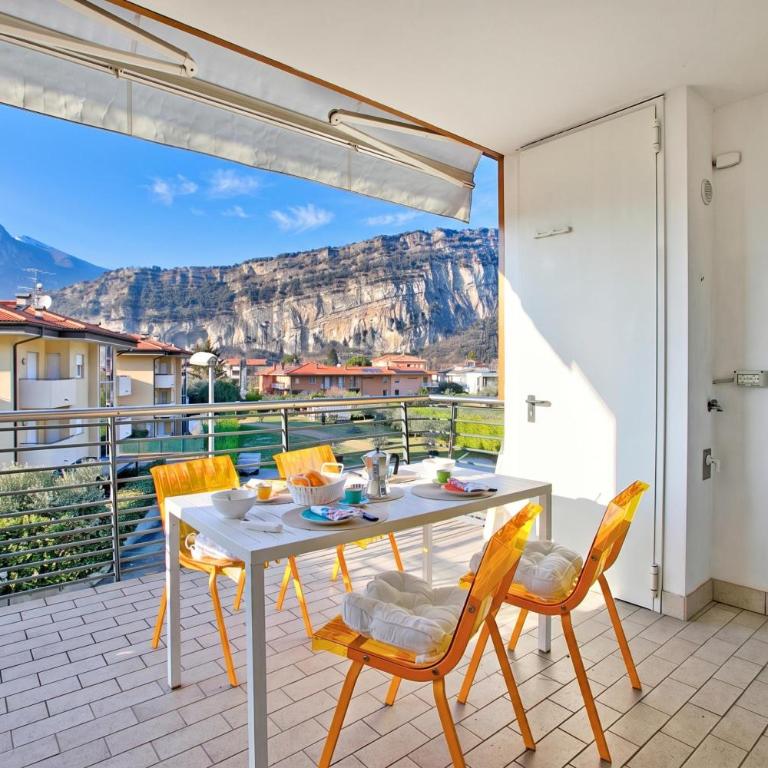 Torbolino - Apt with Balcony. Pool & Views - Happy Rentals - Apartment mit Terrasse - 1