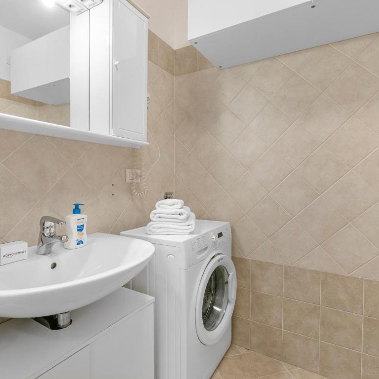 Torbolino - Apt with Balcony. Pool & Views - Happy Rentals - Apartment mit Terrasse - 11