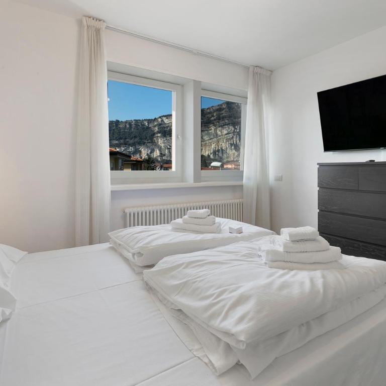 Torbolino - Apt with Balcony. Pool & Views - Happy Rentals - Apartment mit Terrasse - 8