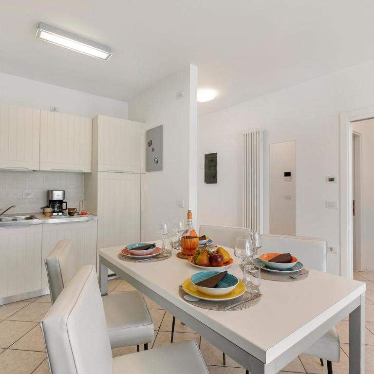 Torbolino - Apt with Balcony. Pool & Views - Happy Rentals - Apartment mit Terrasse - 21
