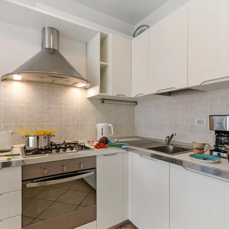 Torbolino - Apt with Balcony. Pool & Views - Happy Rentals - Apartment mit Terrasse - 22