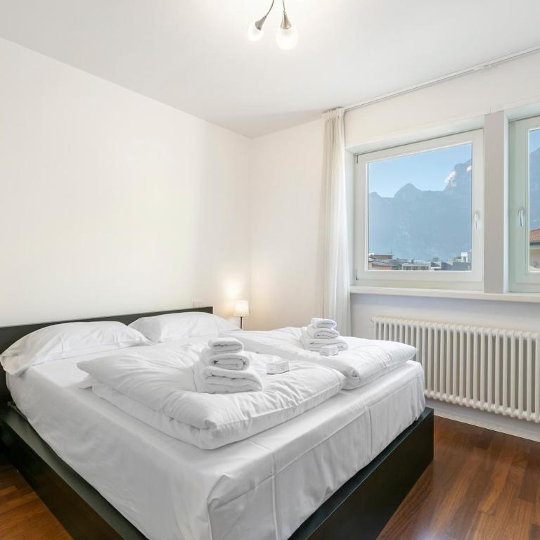 Torbolino - Apt with Balcony. Pool & Views - Happy Rentals - Apartment mit Terrasse - 24