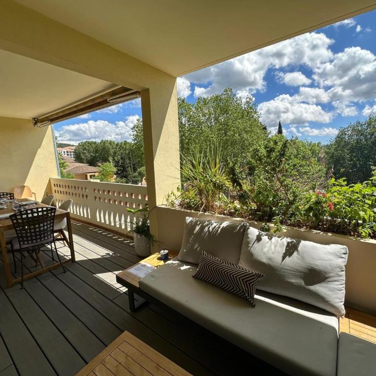 Le Rambot - appartement de charme avec grande terrasse parking centre ville - proche Bellegarde - Apartamento de 3 dormitorios - 6