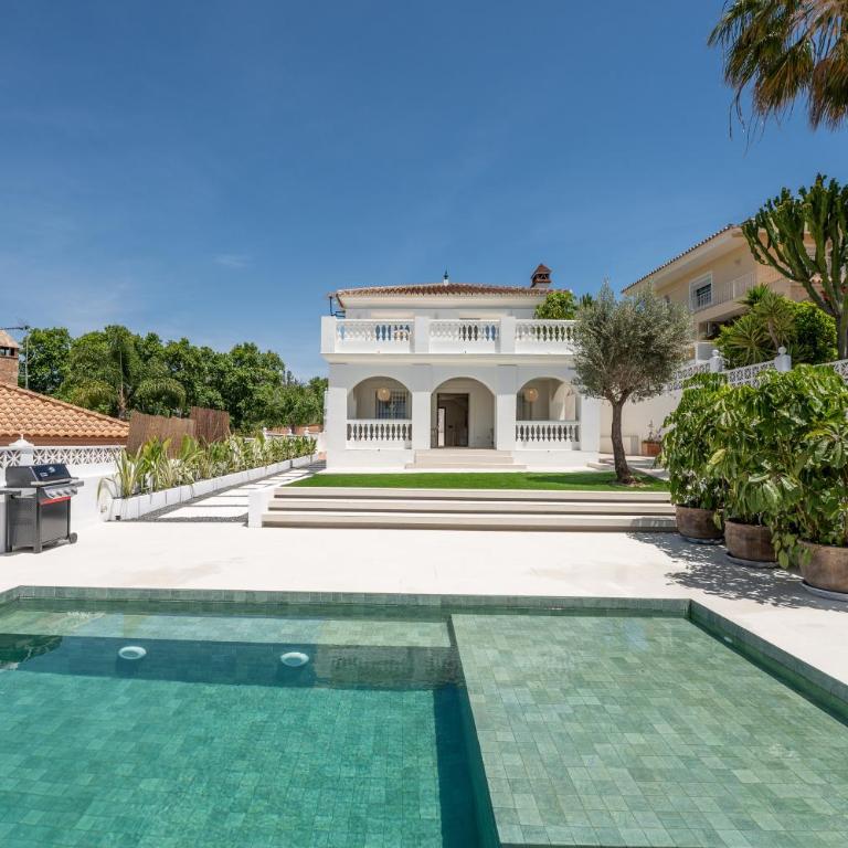 5-Bedroom Villa Private Pool Marbella - Villa - 23