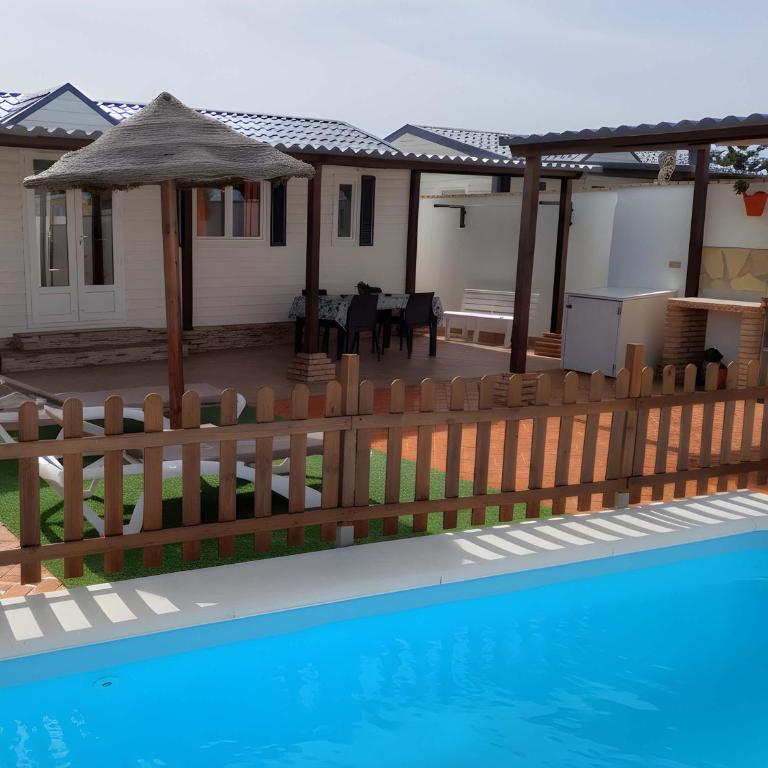 Casa con piscina privada solo familias y pareja no aceptamos grupos jovenes - Maison de Vacances - 1