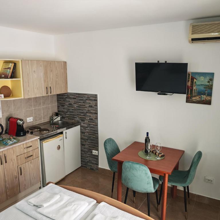 Studio apartmani Ljubica - Deluks Dvokrevetna Soba sa Zasebnim Krevetima - 2