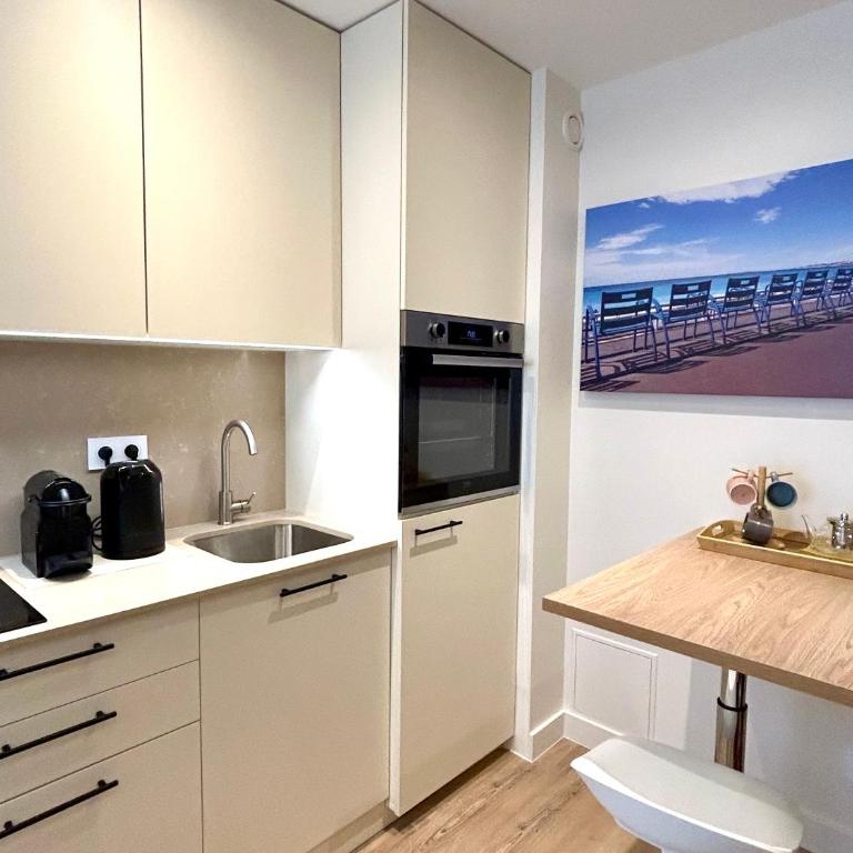 Riviera Morning Balcony studio steps from the beach - Appartement 1 Chambre - 2