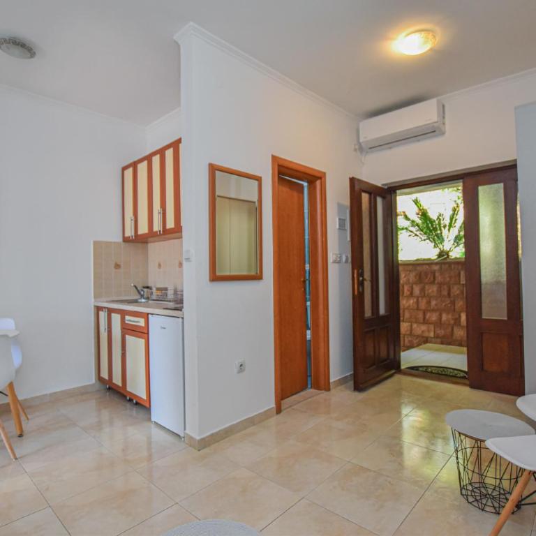Vila Pavlović - One-Bedroom Apartment - 8