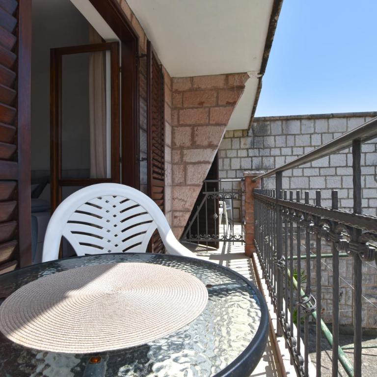 Vila Pavlović - One-Bedroom Apartment - 14