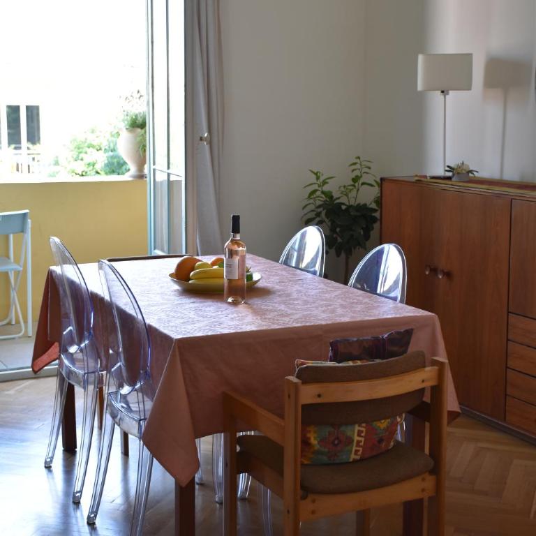 CHARMANT APPARTEMENT CLIMATISÉ et PROCHE DE TOUT - Appartement 2 Chambres avec Balcon - 11