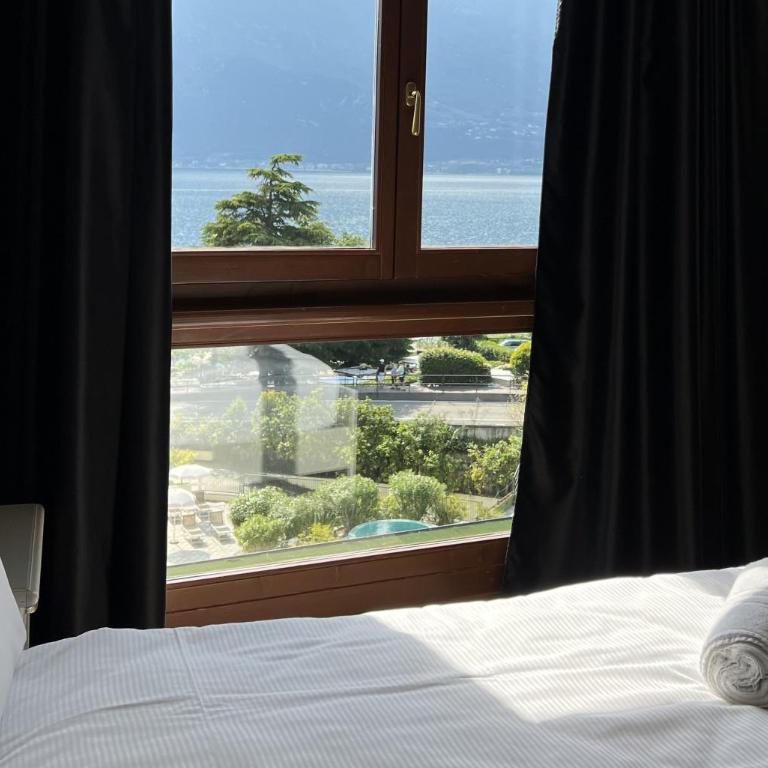 Hotel Garda Bellevue - Camera Superior Plus matrimoniale/doppia con letti singoli con vista lago - 6