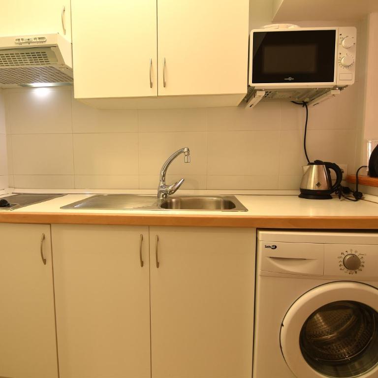 Tropicana, a 15 metros de la playa - Apartment - 6