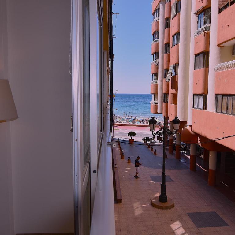 Tropicana, a 15 metros de la playa - Apartment - 10