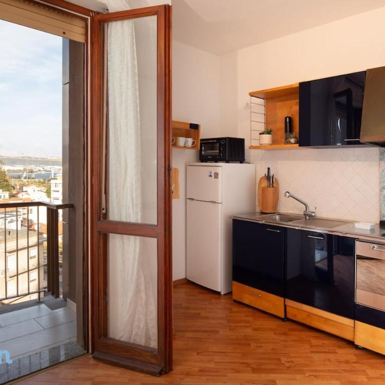 Olbia center with sea View - Three-Bedroom Apartment - 5
