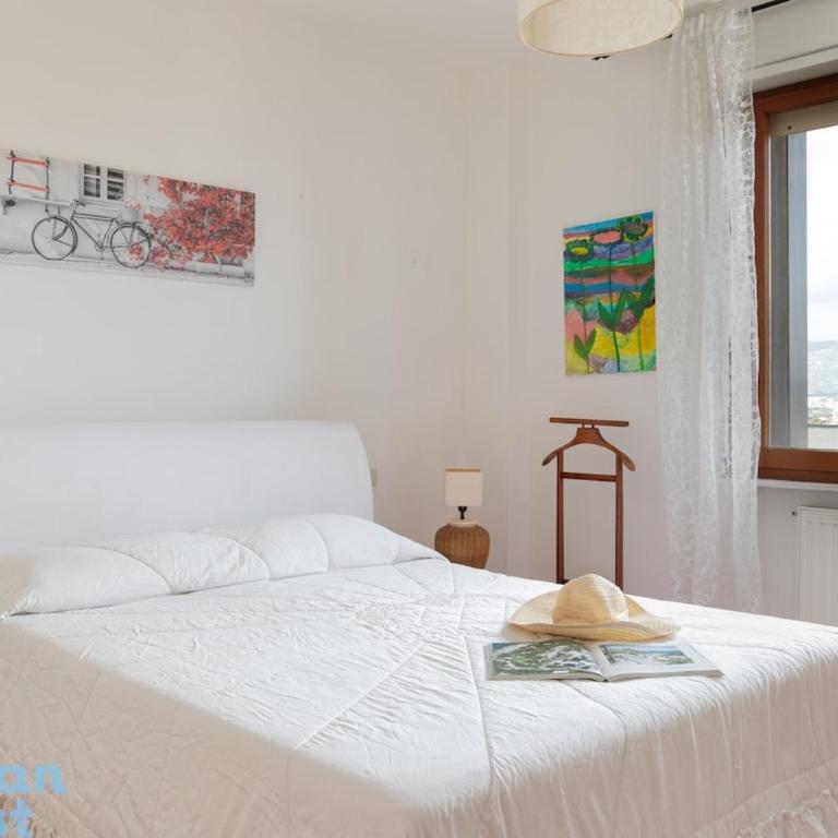 Olbia center with sea View - Three-Bedroom Apartment - 11