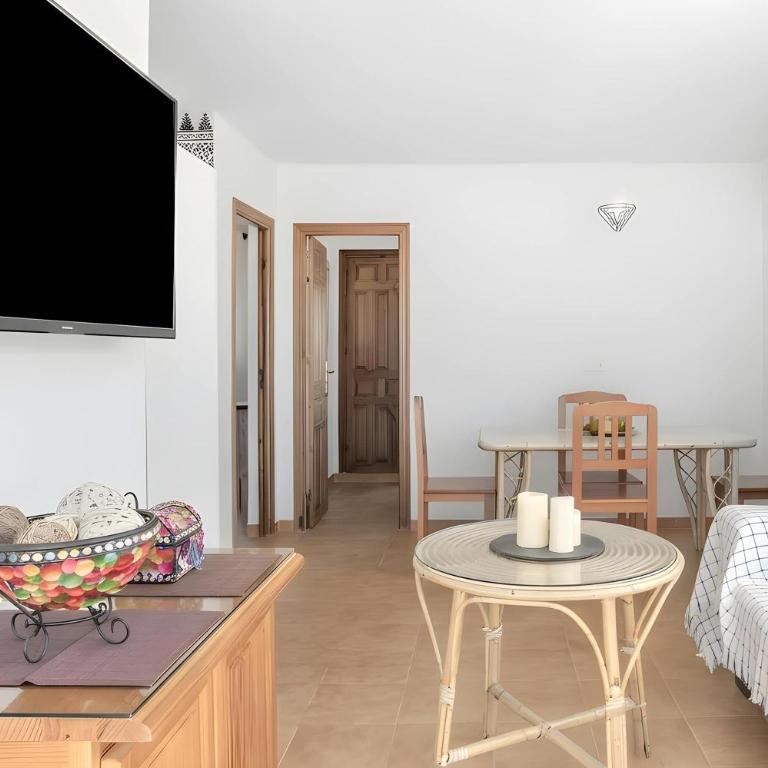 Apartamento con piscina compartida a 2 km de las playa - Appartement - 4