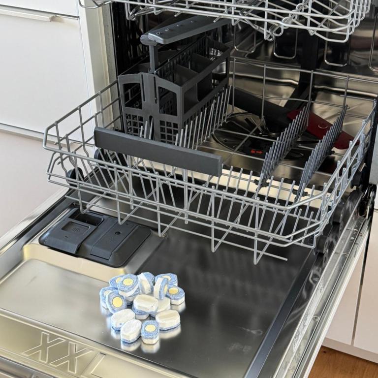 Ferienwohnung Tirolglück mit großem Garten - Two-Bedroom Apartment - 13