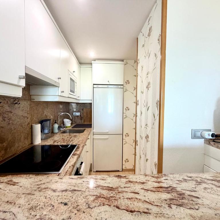 Global Immo 3399 Magestic 3-3-2 - Two-Bedroom Apartment - 17